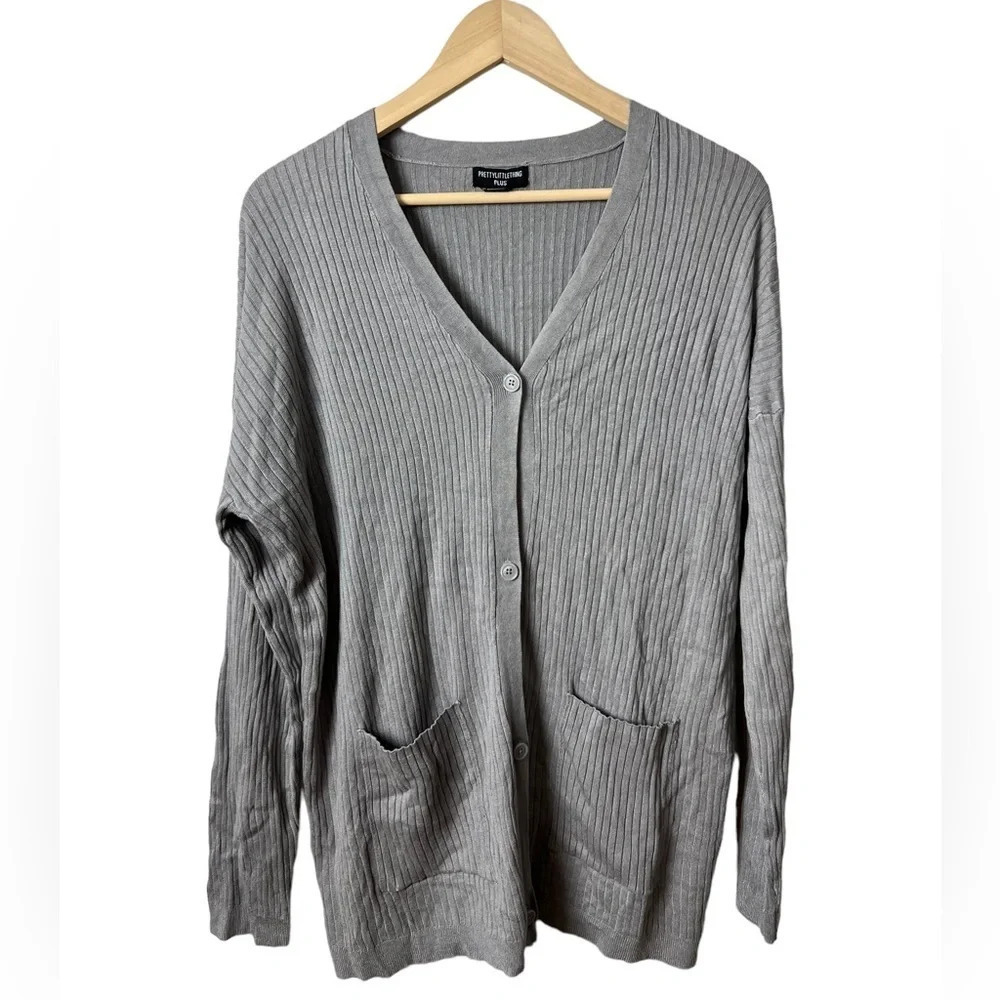 Pretty Little Thing • Plus Gray Ribbed Cardigan